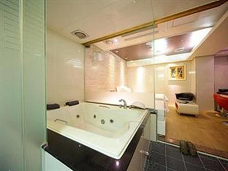 Louis Hotel Seongnam Esterno foto